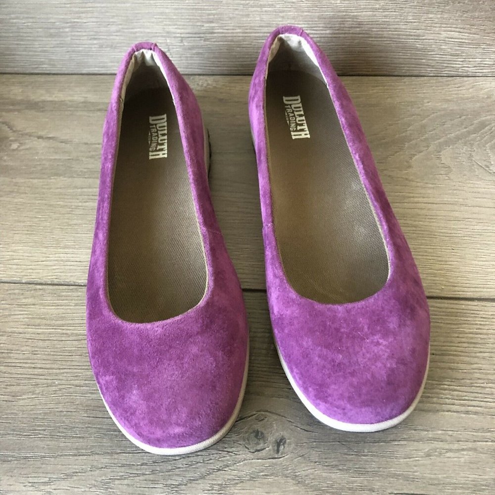 *NWOT Duluth Trading Company Suede Flats